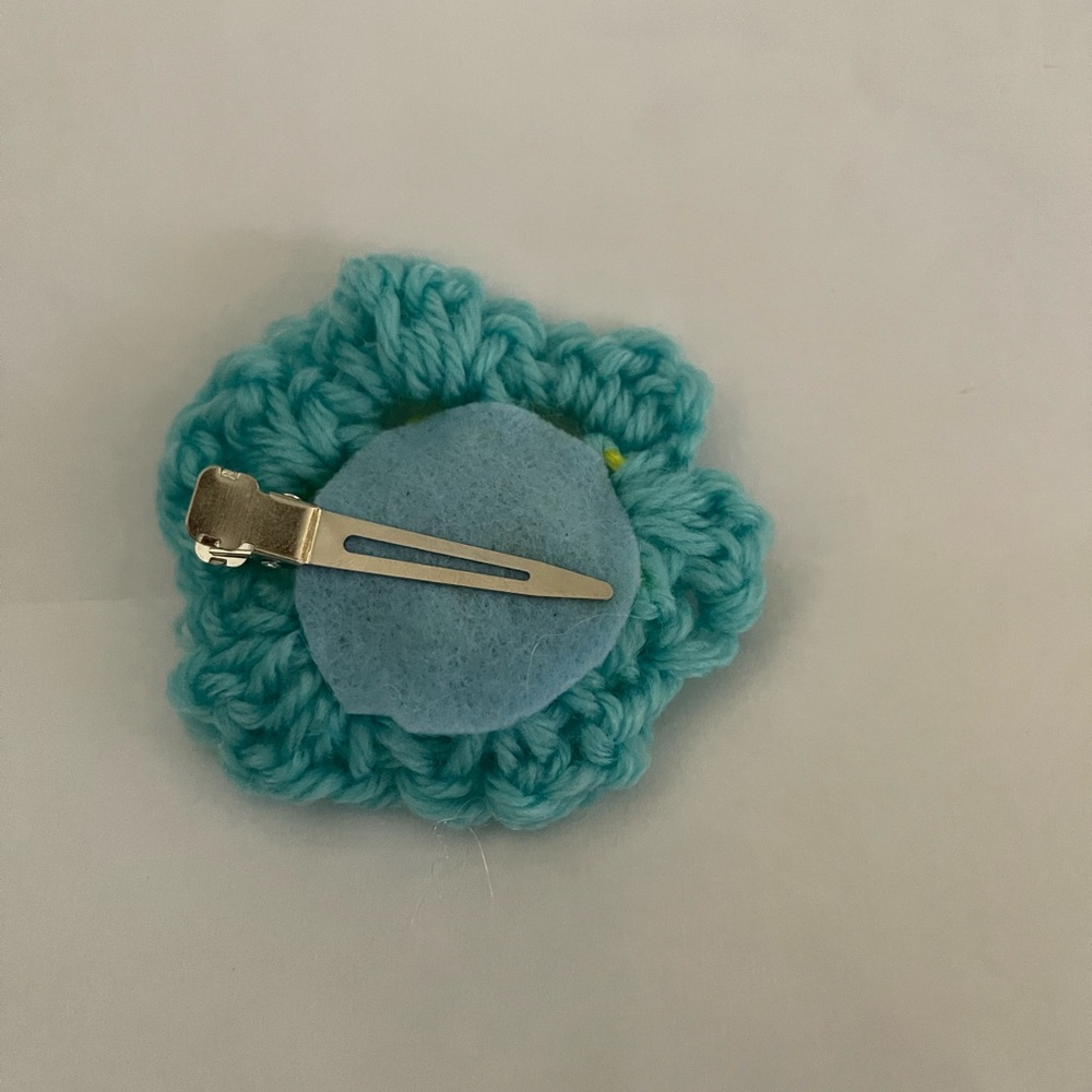 Hand made Hair clips”glory to Ukraina”